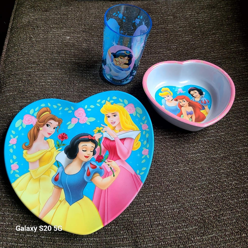 Disney Princess 3 piece dinnerware set